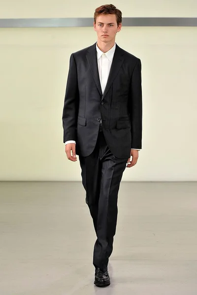Look 12